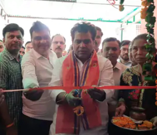 Health Checkup ATM machine installed in Mathura district hospital: Former Energy Minister Shrikant Sharma inaugurated it and reports will be available in 20 minutes.