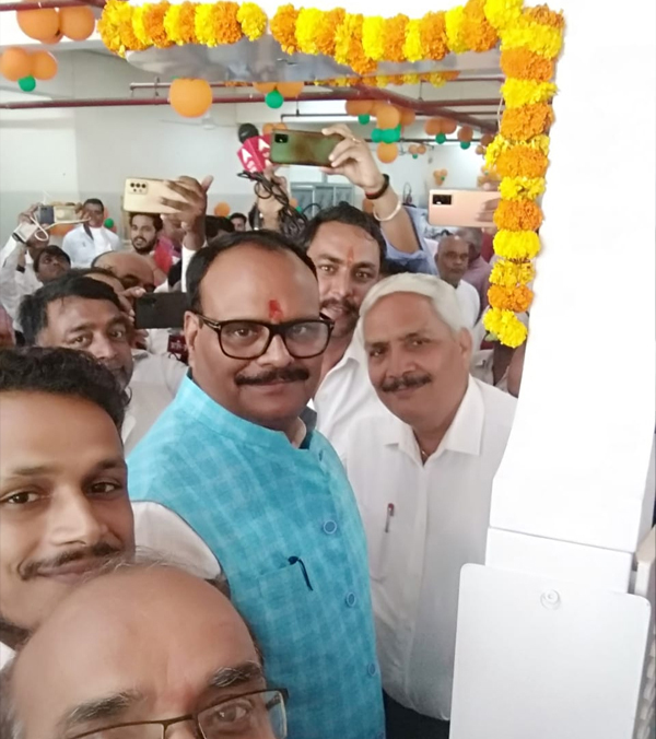 Deputy Chief Minister Shri Brajesh Pathak inaugurated and got his vitals done at our COC Heath ATM Kiosk